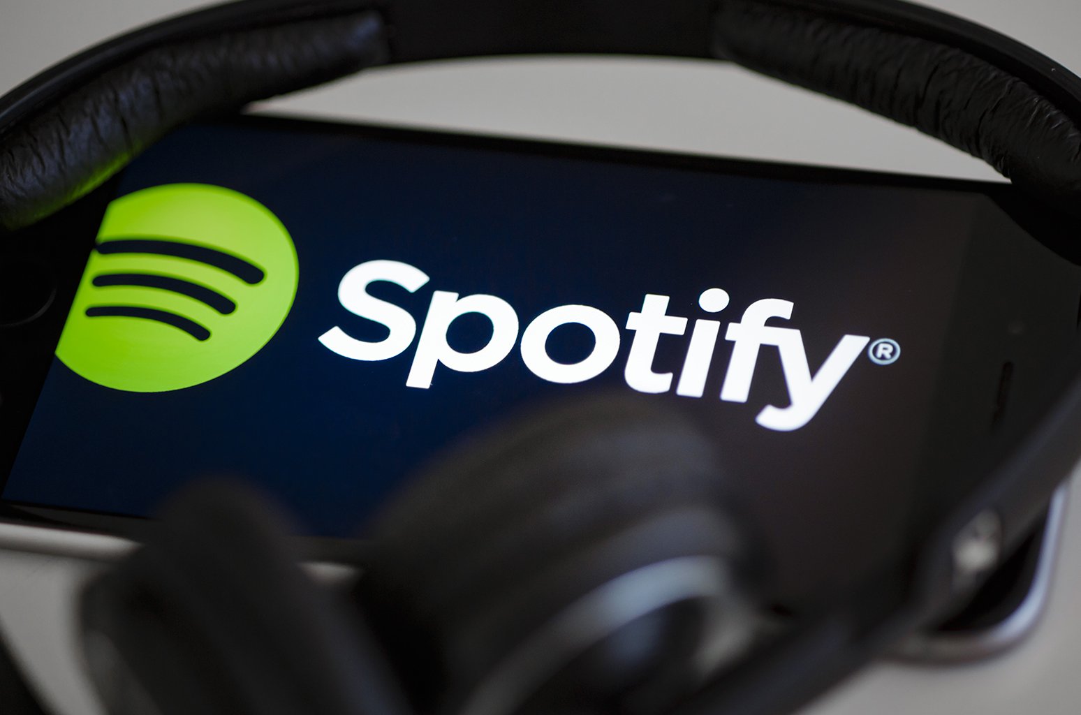 Lo sapete quante (poche) imposte paga Spotify Italia?