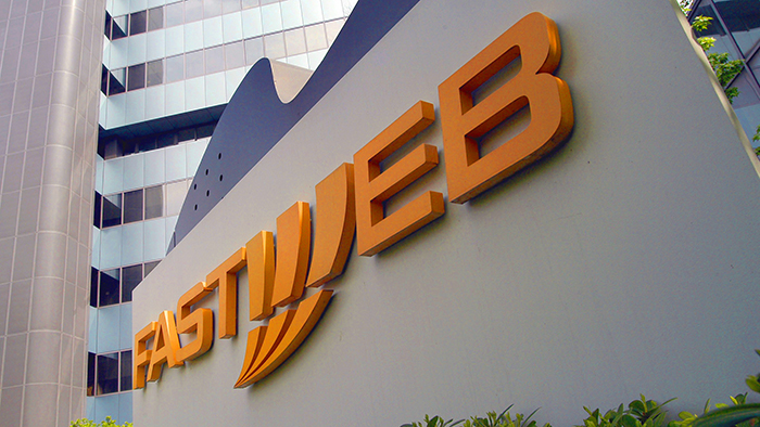 What happens on Fastweb's electronic wristbands?