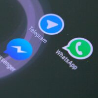whatsapp signal esercito
