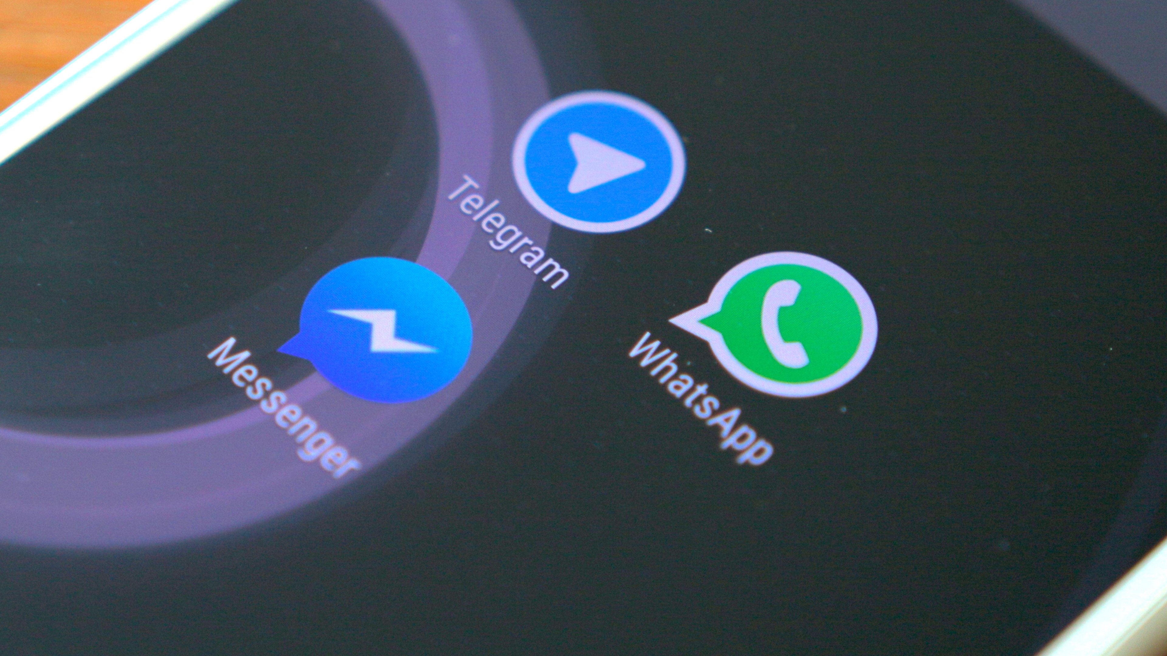 WhatsApp, Messenger, Signal and Telegram. Who wins the privacy contest?