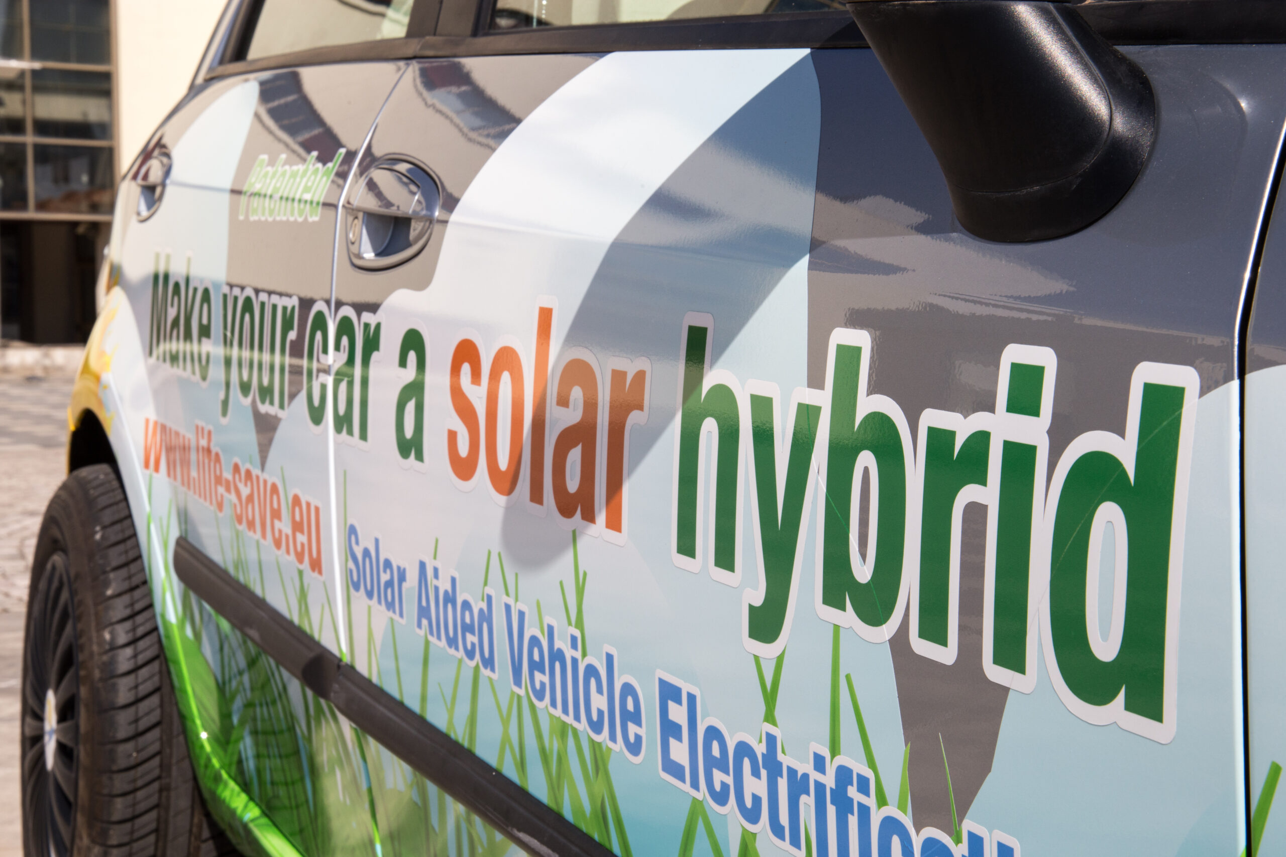 Solar car ended up in flames, here are industrial partners and EU funding