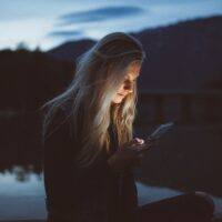 dipendenza social