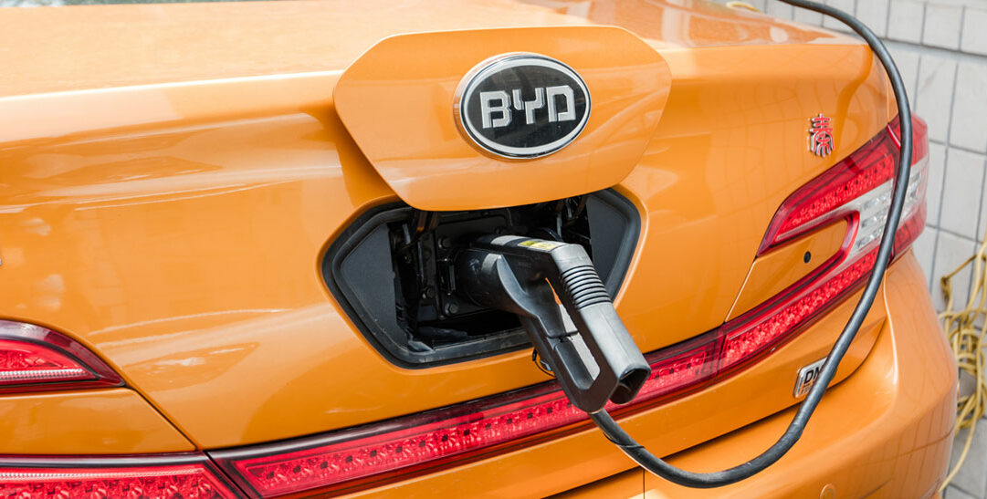 Electric cars, what the EU risks with the BYD plant in Hungary