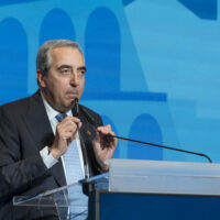 Open Fiber sballottata fra Gasparri e Renzi