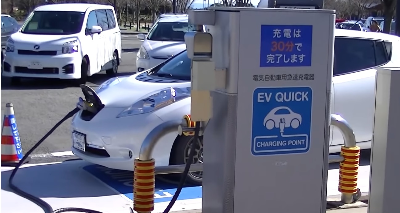 Japanese houses in confusion over electric cars