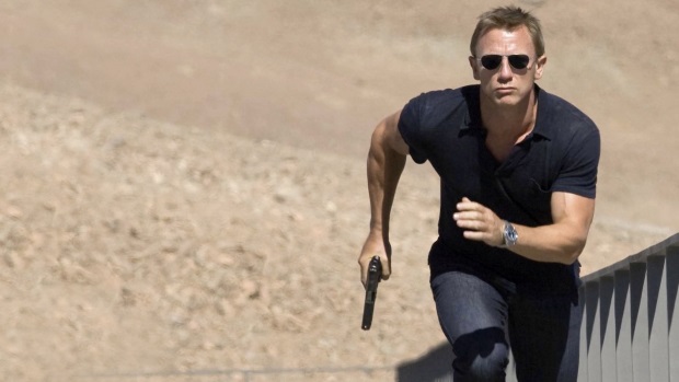 james_bond_6_quantum_of_solace_large_1600x900