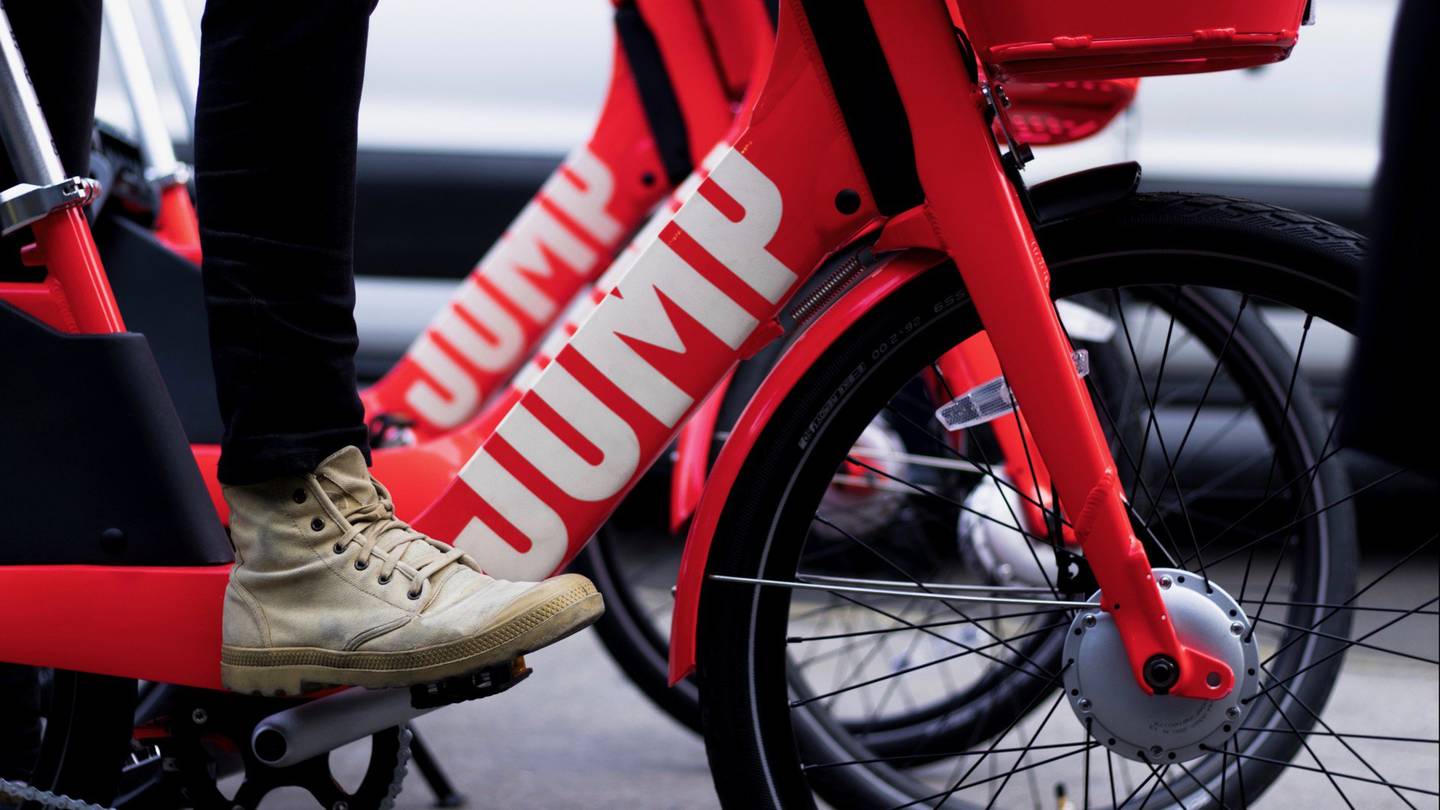 Uber salta sulle due ruote con le biciclette elettriche di Jump