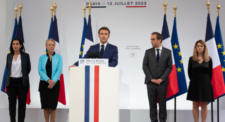 Macron difesa