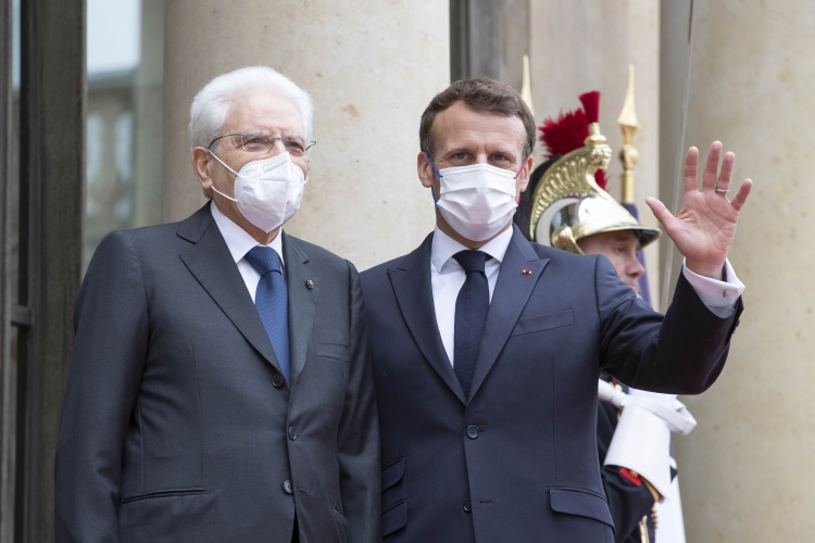 Ban on entry from Africa? Someone in Italy is delusional. Word of Mattarella (to Macron)