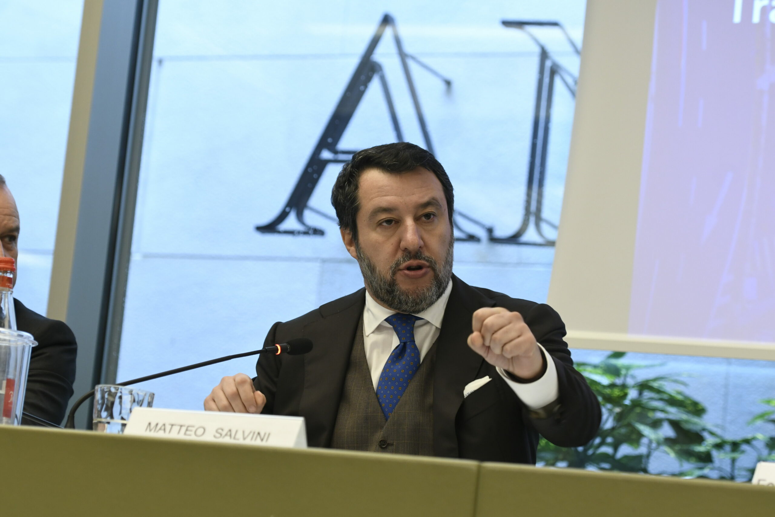 Salvini intralcerà i monopattini elettrici, ecco come e perché