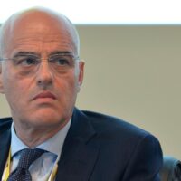Eni descalzi eni bond