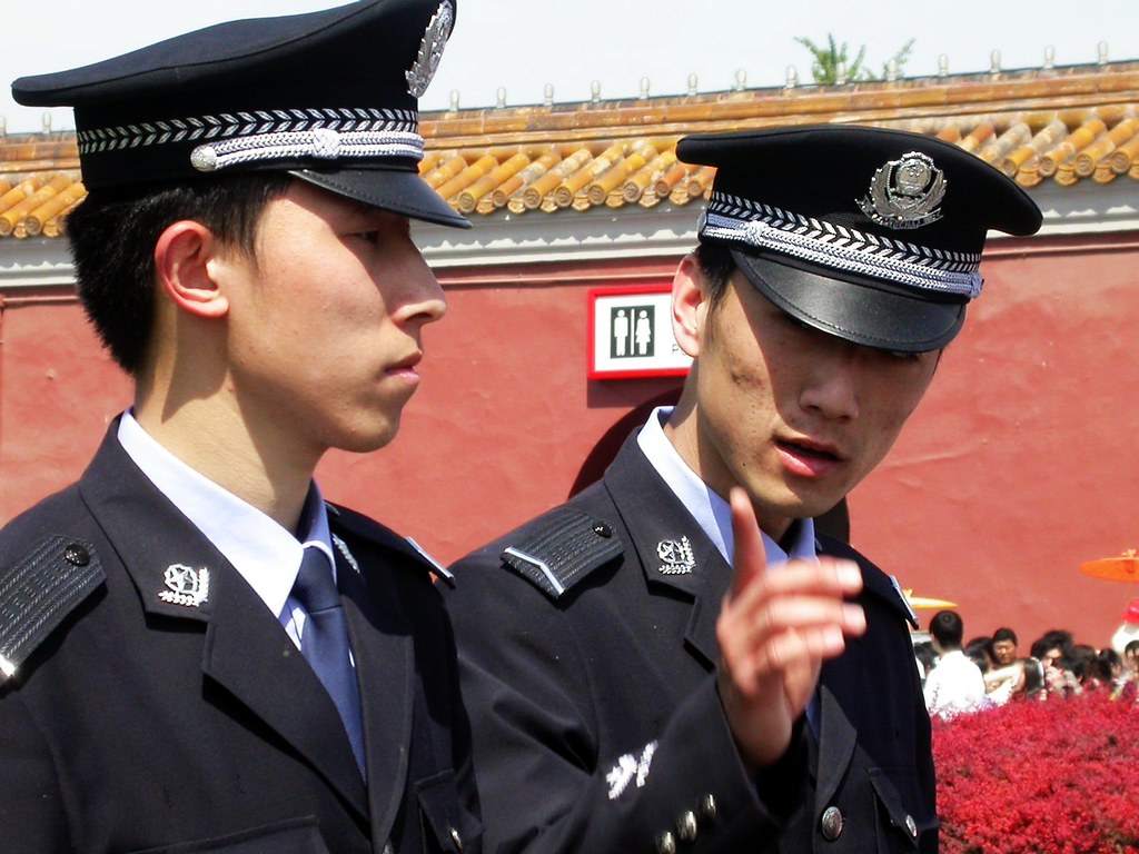 stazioni polizia cinese italia