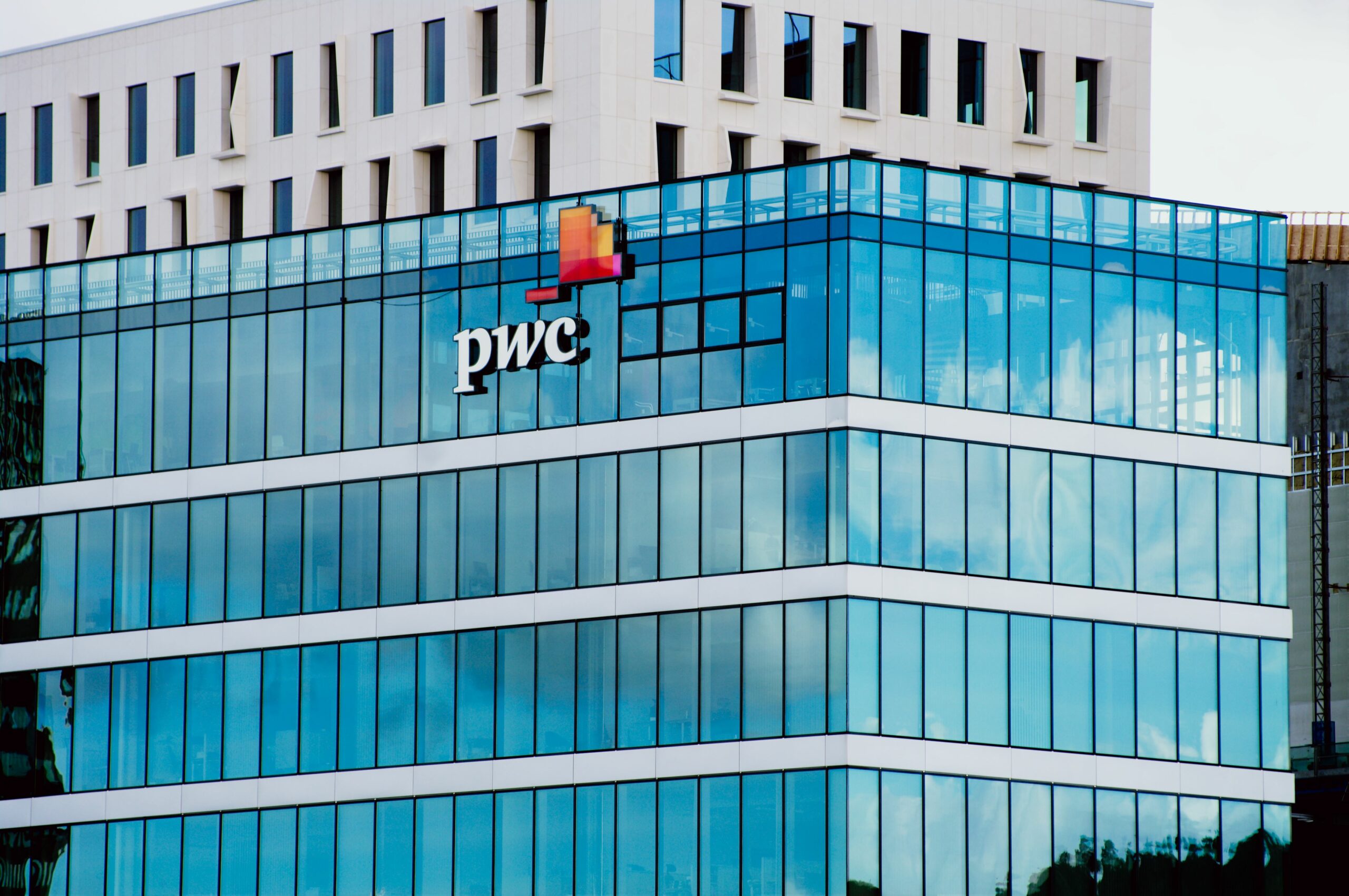 In defiance of conflict of interest, the EU has entrusted PwC with a study on antibiotic resistance