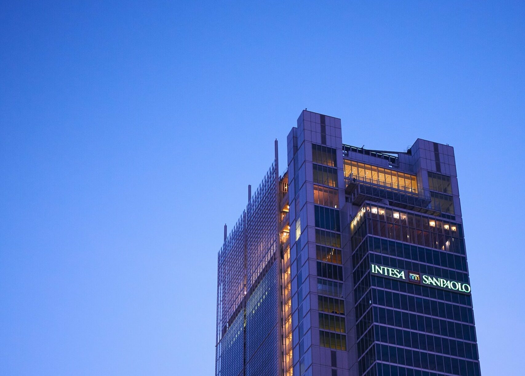 conti spiati Intesa Sanpaolo