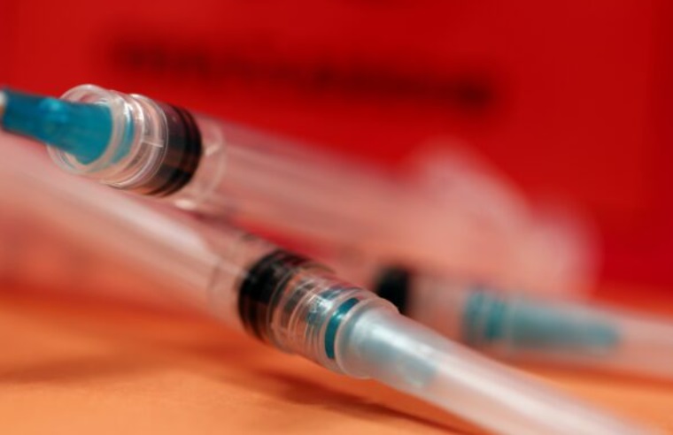 What the Court of Auditors cannot do on the deluxe syringes bought by Arcuri for vaccines