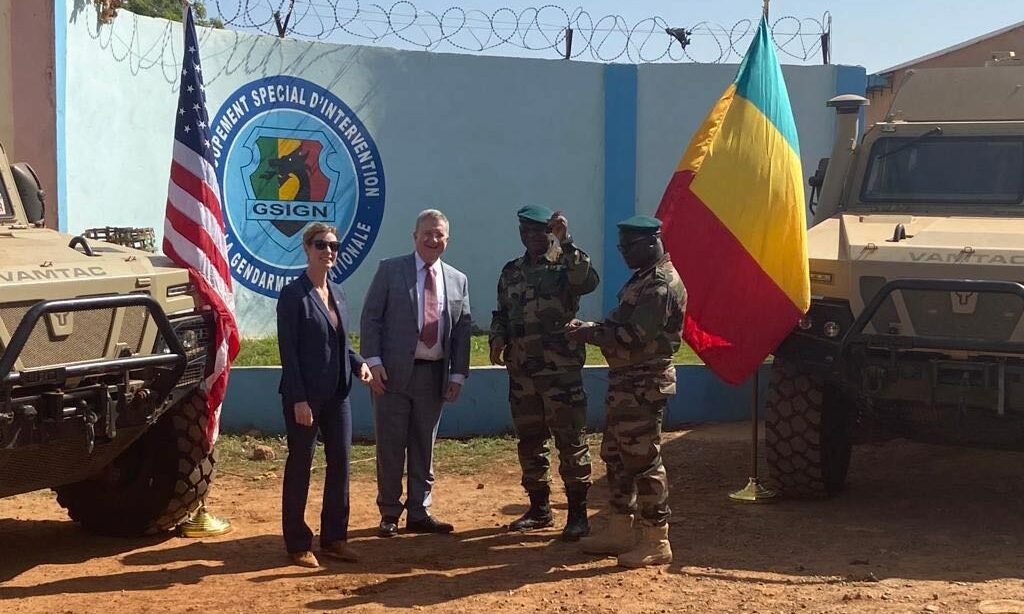 Why is the US donating weapons to the military junta in Mali?