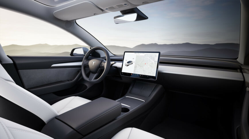 Richiamo Tesla Pilota Automatico
