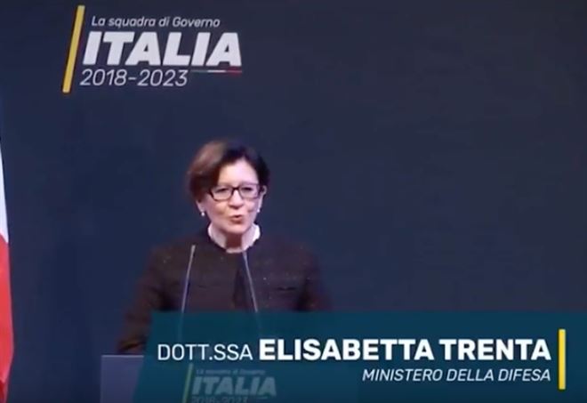 Cosa si dice del ministro della Difesa, Elisabetta Trenta (e cosa dice lei)