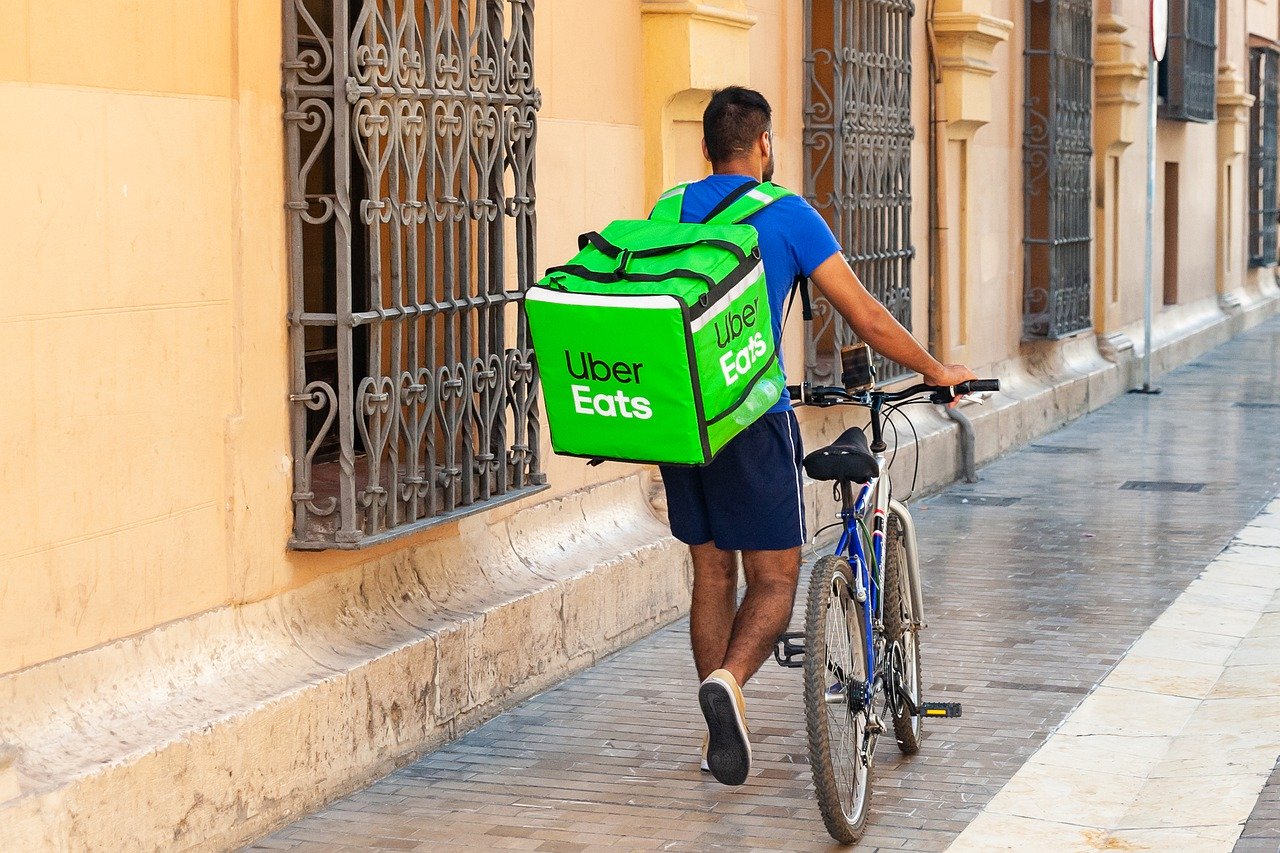 riders procura uber eats italia licenziamenti